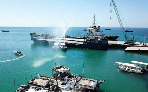 افتتاح مشروع توسعة ميناء حولاف في سقطرى بتمويل من «خليفة الإنسانية»