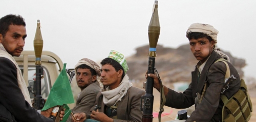 إيران تسعى لأول مرة إلى هدنة في اليمن لوقف انهيار الحوثيين