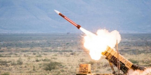 الحوثيون يطلقون صاروخ باليستي على السعودية يسقط في صعدة