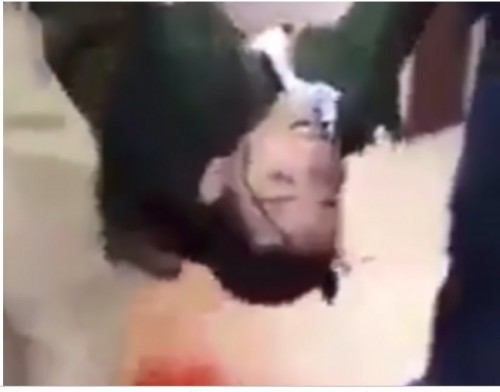لرفضه صرخة الكهنوت .. مشرف حوثي يقتل طالب في صنعاء 