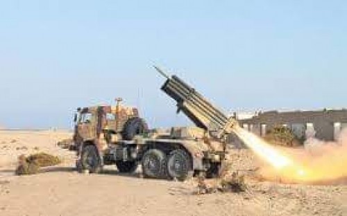 صحفي: صواريخ الكاتيوشا الحوثية تستهدف المدنيين في الحديدة