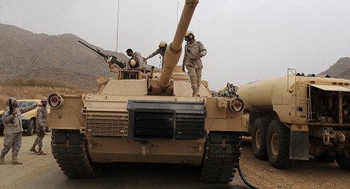 تعزيزات عسكرية سعودية تصل عدن عبر منفذ الوديعة