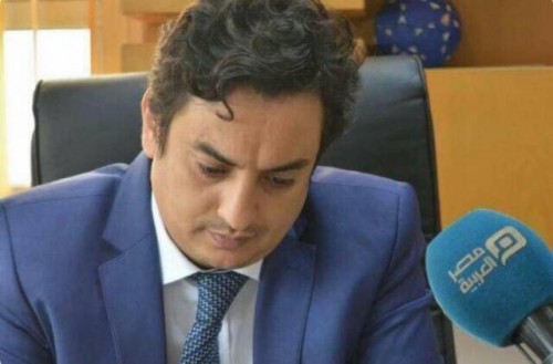 بسبب الواتساب.. مليشيا الحوثي تعتقل مدير  كاك بنك  