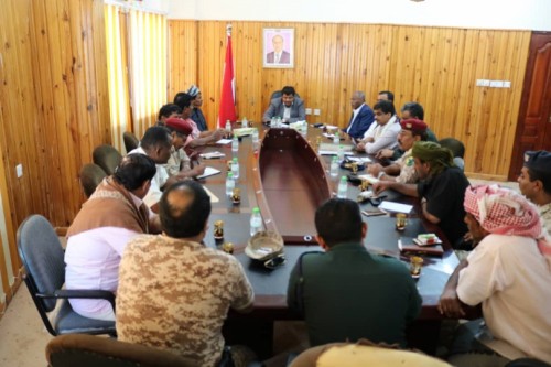 لضبط المخالفين.. اجتماع اللجنة الأمنية في المهرة 