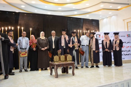 كلية الطب والعلوم الصحية تحتفل بتخرج دفعة نبض بدعم الهلال الإماراتي (صور)