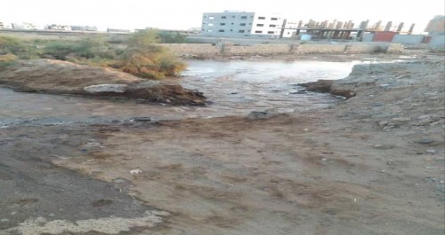 الانتهاء من إصلاح أنبوب رئيسي لإمدادات المياه بالعاصمة عدن 