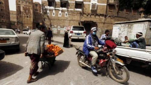 إجراءات حوثية ضد الباعة في صنعاء.. وتجار: دفع الإتاوات أو الاعتقال