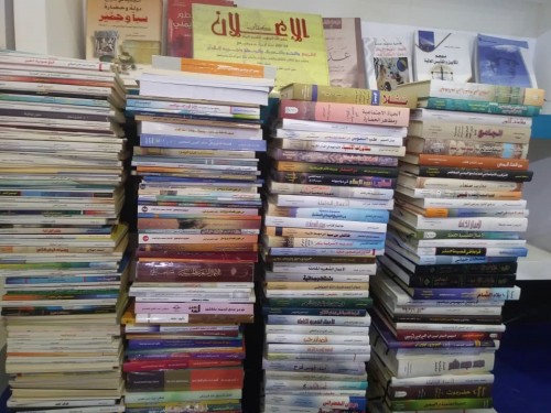 وزارة الثقافة تُسلم مجموعة كتب يمنية لمكتبة الجامعة العربية