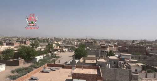 عاجل.. مليشيات الحوثي تقصف مدينة حيس بمختلف الأسلحة 