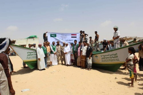 البرنامج السعودي يوزع 10 قوارب صيد في المسيلة بالمهرة (صور)