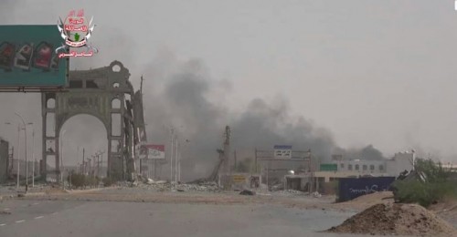 بقذائف الهاون ..مليشيات الحوثي تقصف مواقع القوات المشتركة في مديرية الحالي