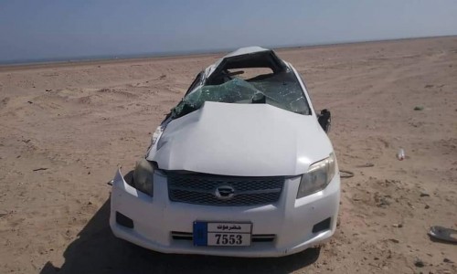 مصرع شخص وإصابة 3 آخرين جراء حادث مروري مروع في أبين