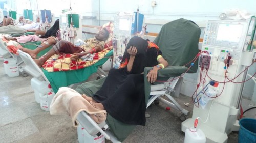 مسؤول حكومي: الحوثي يسرق أموال المستشفيات لصالح 