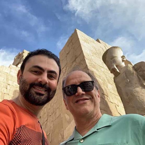 محمد كريم بصحبة نجوم هوليود في زيارة للآثار المصرية (صور)