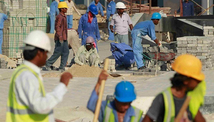 الوطن الإماراتية : نظام الحمدين يستعبد العمال في قطر