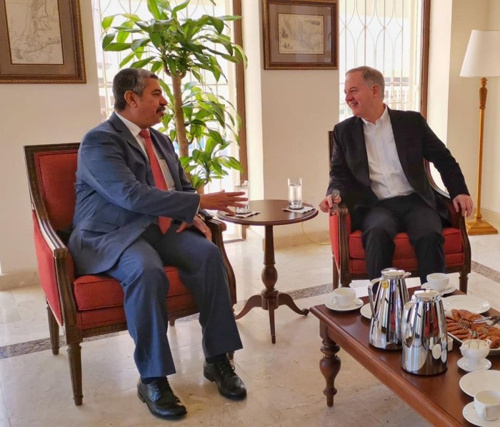 تفاصيل لقاء بحاح مع السفير الأمريكي لدى اليمن
