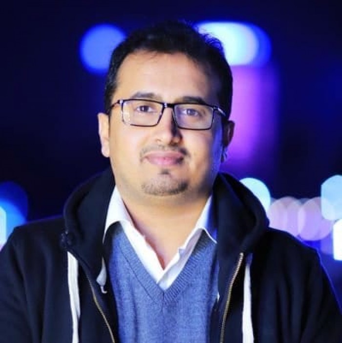 العولقي: القاعدة تتحرك بأريحية في نقاط الشرعية بشبوة.. وتغذيتها تأتي من معسكرات الإخوان