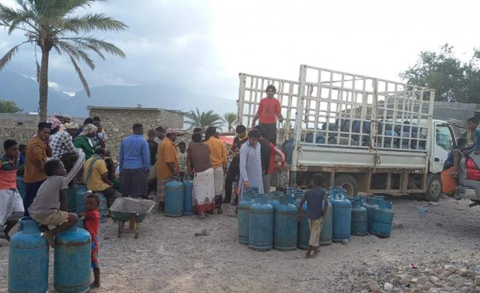 خليفة الإنسانية تزود أحياء حديبو بالغاز المنزلي (صور)