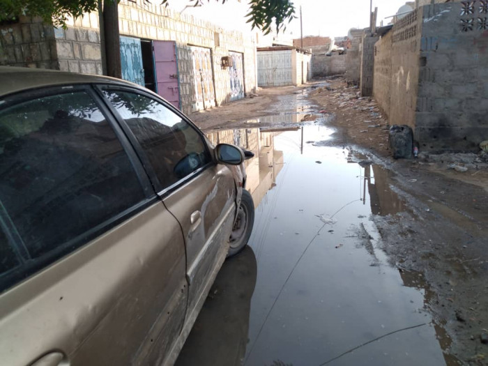 أزمة الصرف الصحي تُحاصر أهالي جعار (صور)