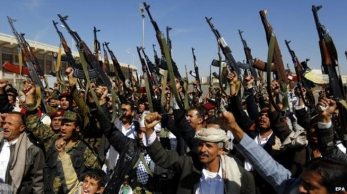 الخليج: الخروقات الحوثية تُنذر بتوسع الاشتباكات في الحديدة