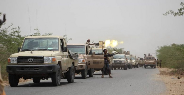 اشتباكات مدفعية بين المشتركة والحوثيين في الحديدة