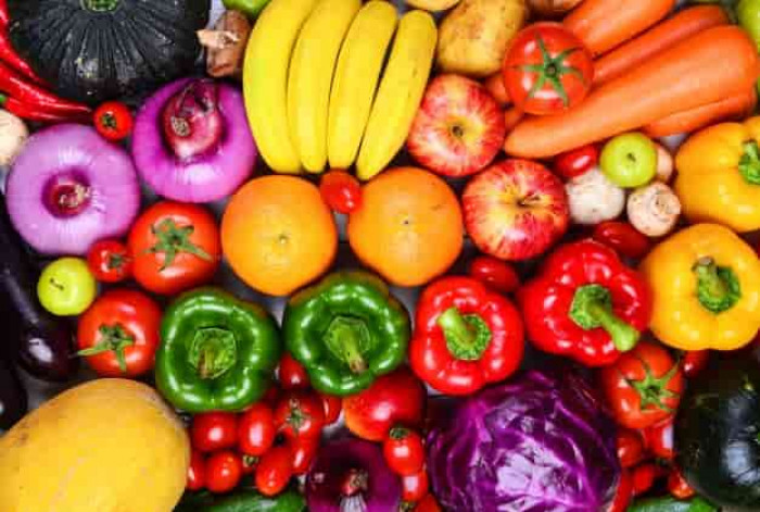 استقرار أسعار الخضروات والفواكه بأسواق عدن اليوم الأربعاء