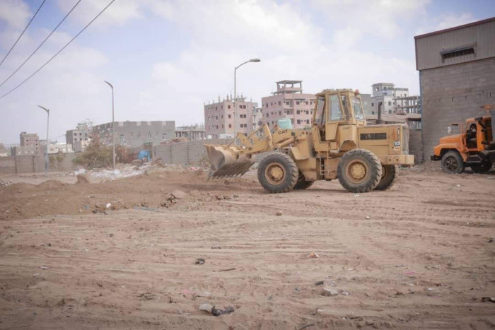 تواصل إزالة العوائق من شوارع دارسعد