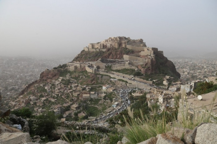 قلعة القاهرة ملكية خاصة لمليشيات الشرعية بتعز