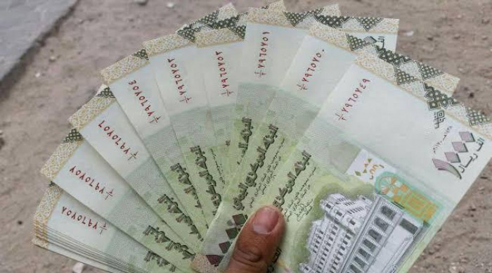 الشرعية تنعش اقتصاد الحوثي بعملة الـ 1000 ريال