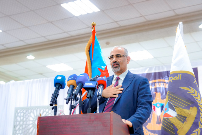 الرئيس الزبيدي يؤكد أهمية حضرموت في مسيرة النضال الجنوبي