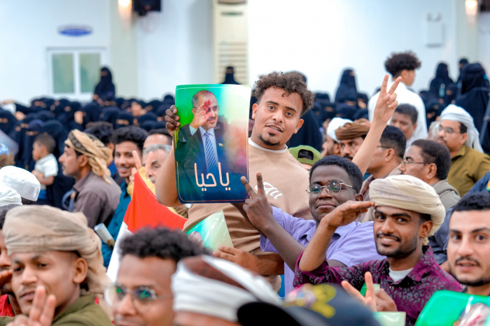 الرئيس الزبيدي يؤكد أهمية حضرموت في مسيرة النضال الجنوبي