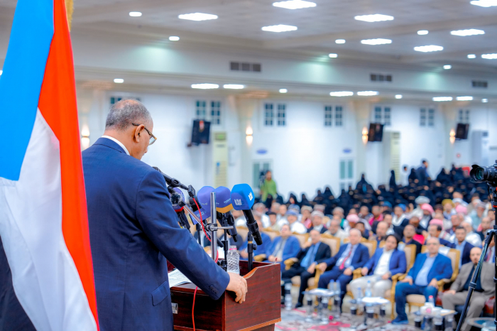 الرئيس الزبيدي يؤكد أهمية حضرموت في مسيرة النضال الجنوبي