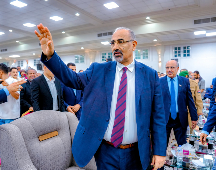 الرئيس الزبيدي يؤكد أهمية حضرموت في مسيرة النضال الجنوبي