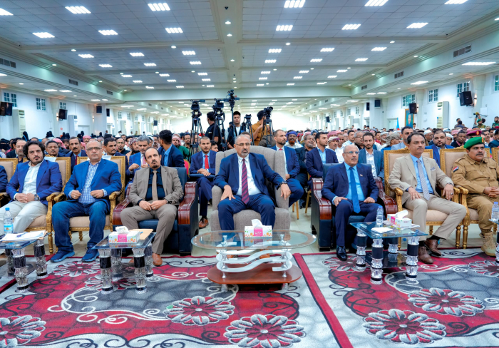 الرئيس الزبيدي يؤكد أهمية حضرموت في مسيرة النضال الجنوبي