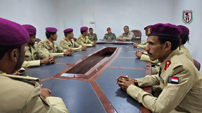 الكليبي يلتقي خريجي كلية زايد العسكرية