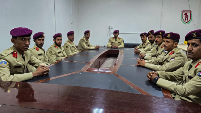 الكليبي يلتقي خريجي كلية زايد العسكرية