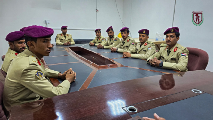 الكليبي يلتقي خريجي كلية زايد العسكرية