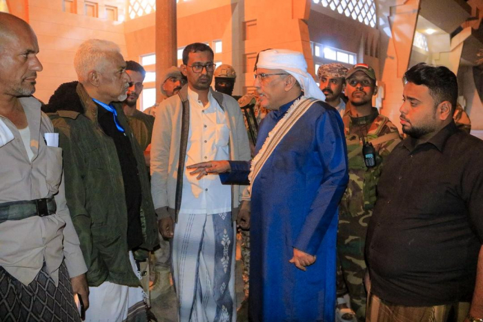 بتوجيهات الرئيس الزبيدي.. الكثيري يطلع على مستوى جاهزية مطار سيئون